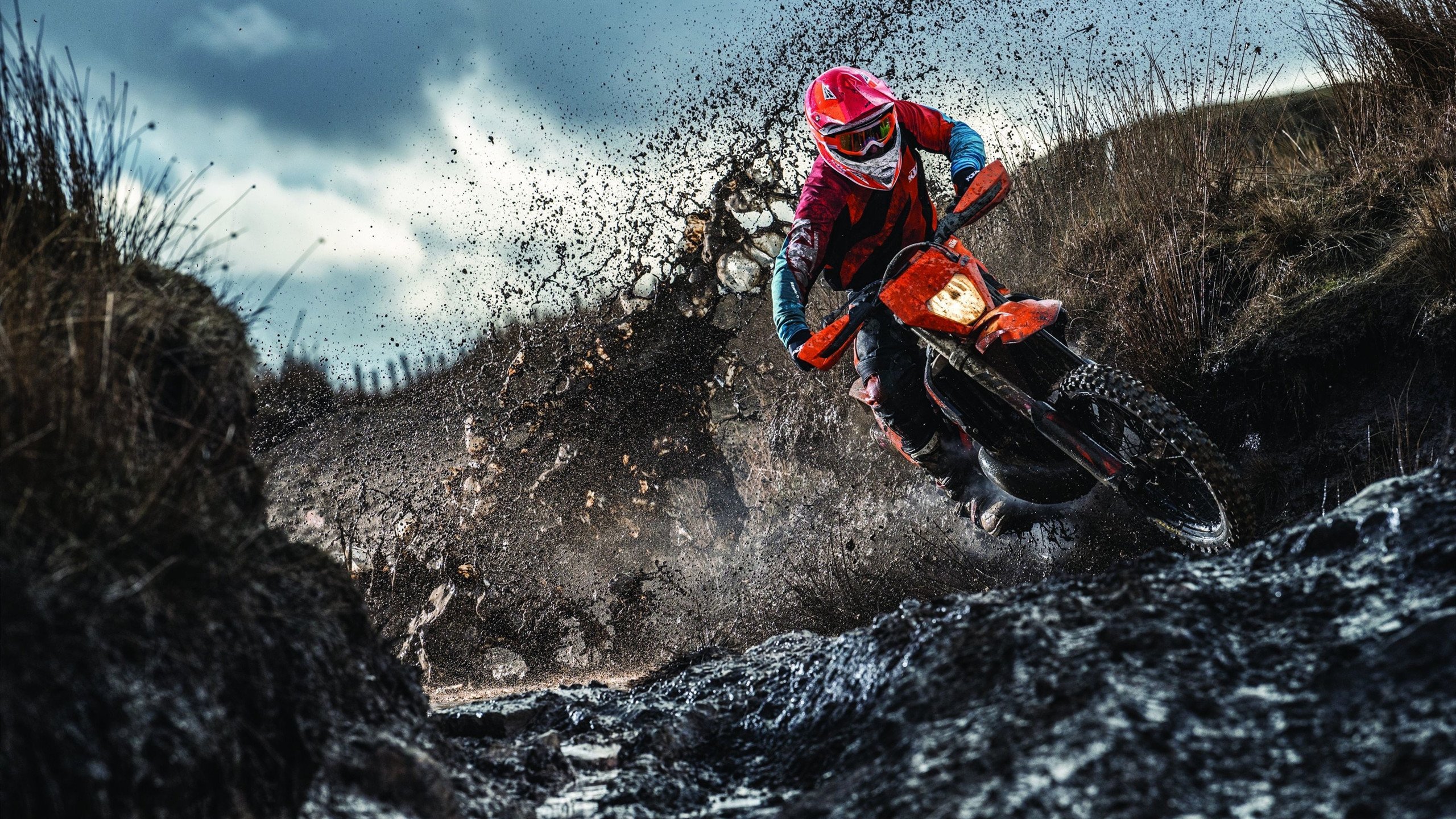 米兰体育入口-逆境中的奇迹：弱旅绝地反击的经典案例，逆境是弱者的无底深渊